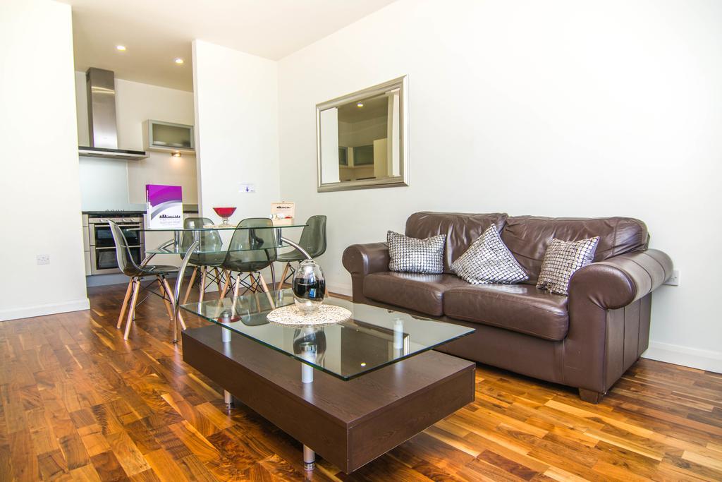 Canary Wharf - Corporate River View Apartments 런던 외부 사진
