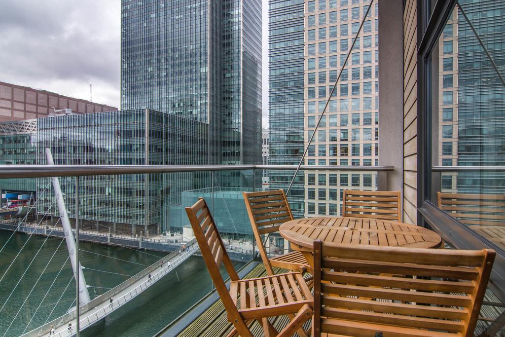 Canary Wharf - Corporate River View Apartments 런던 외부 사진