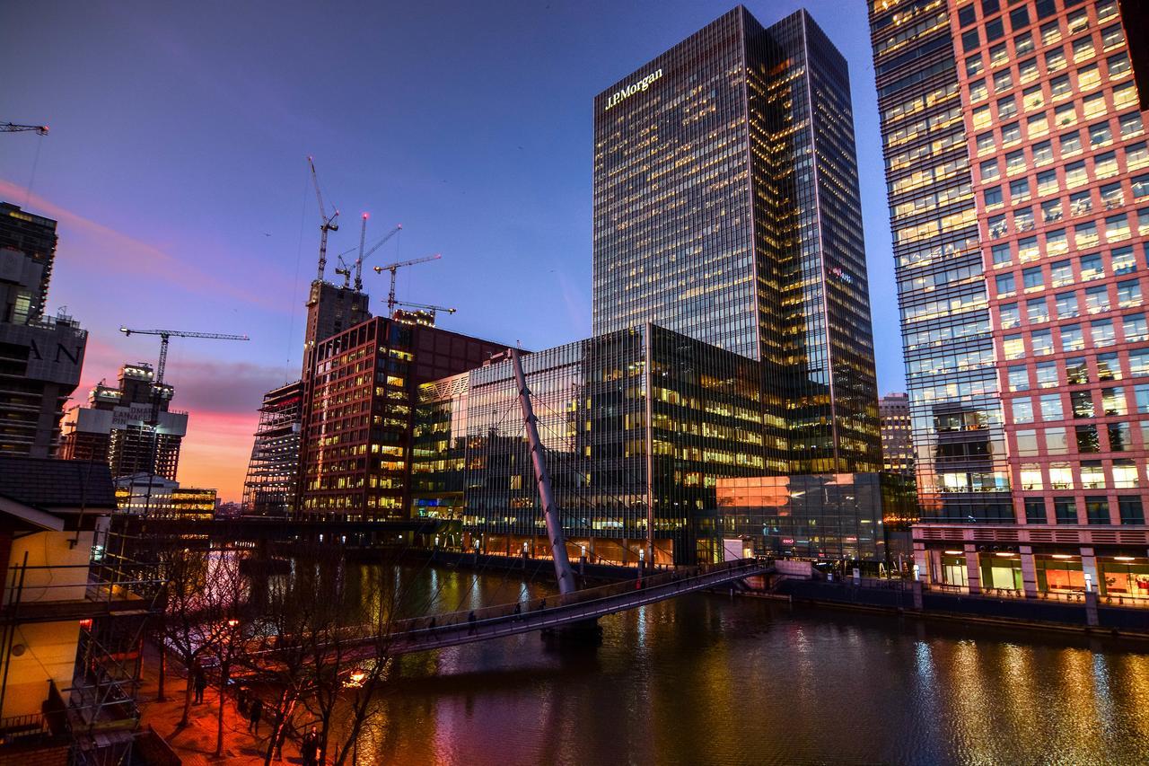 Canary Wharf - Corporate River View Apartments 런던 외부 사진